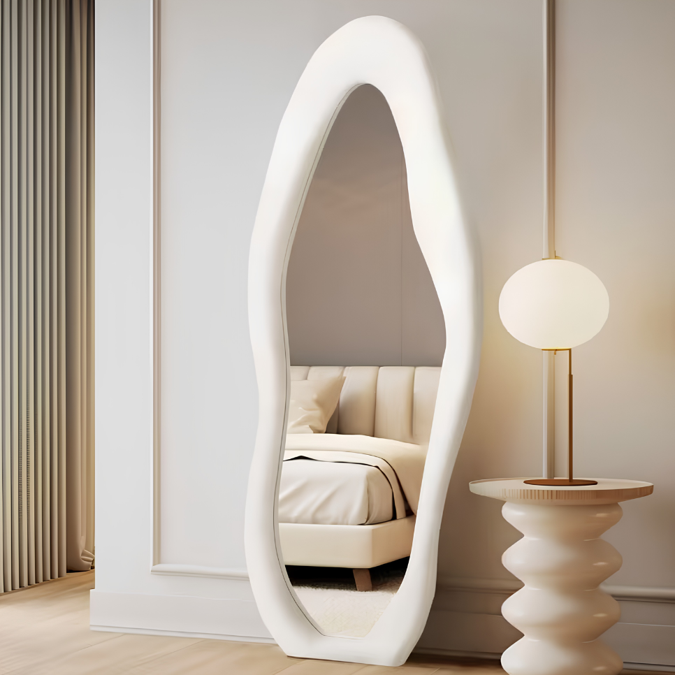 Miroir organique velours ondulé sur pied | Calypso