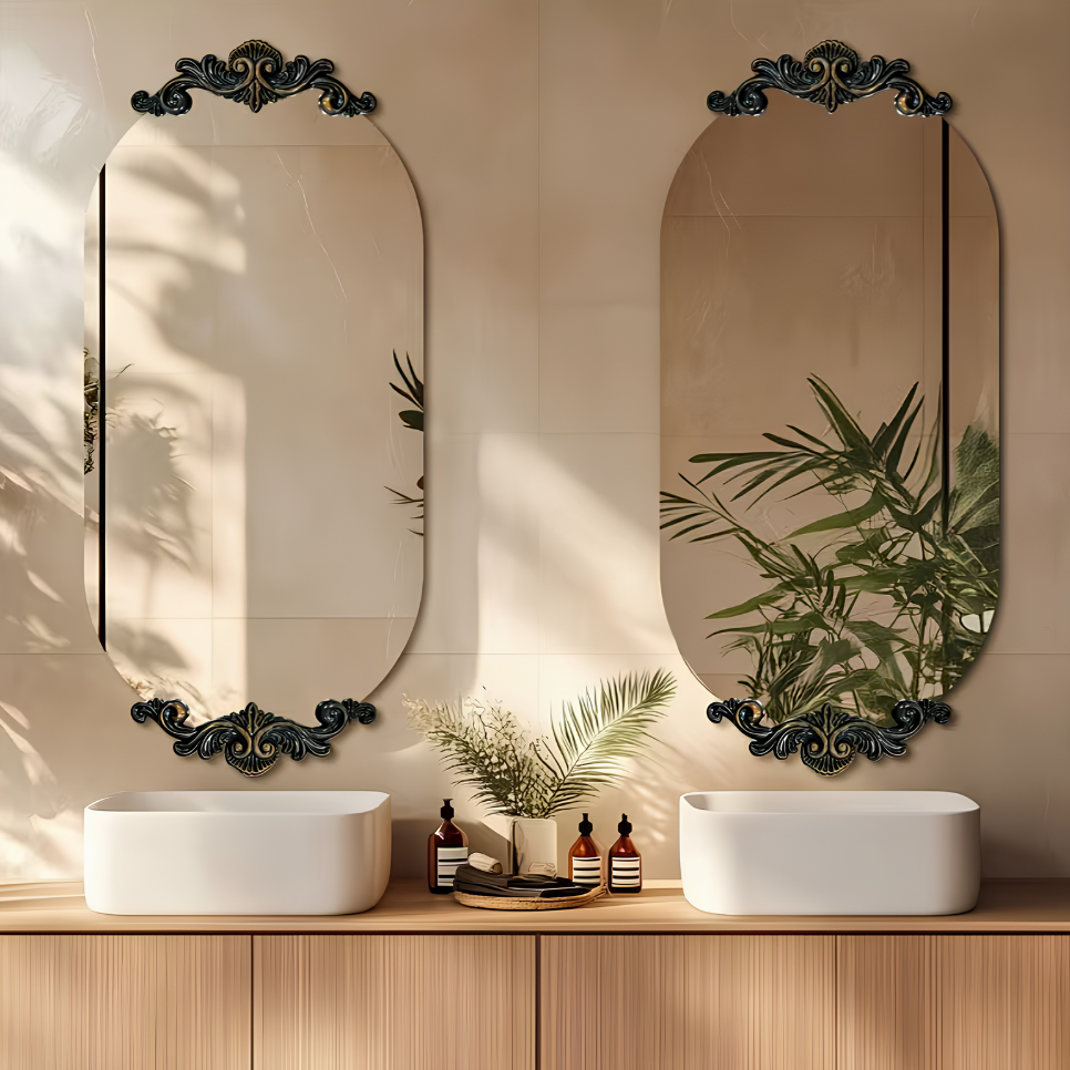 Miroir ancien baroque en laiton orné | Octavie